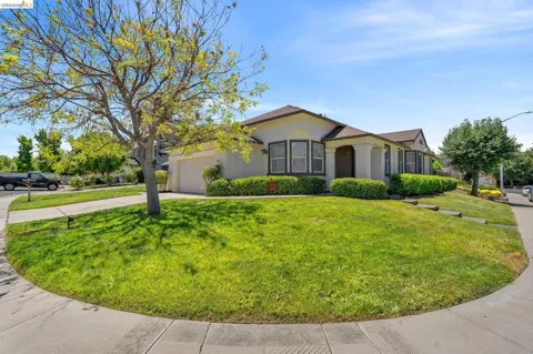 4015 MOUNT DAY COURT