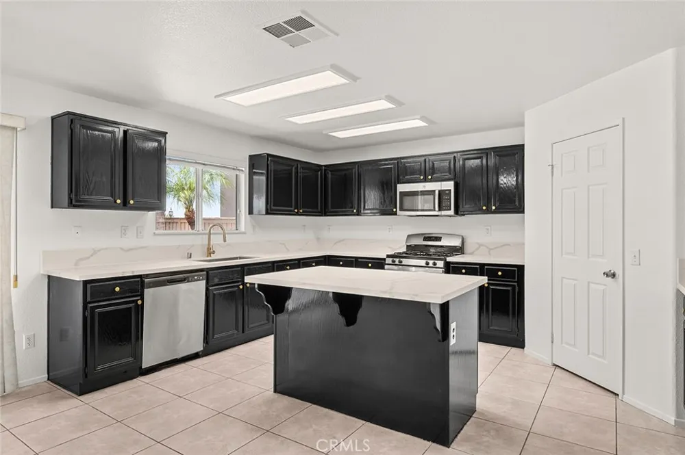 44713 Longfellow Avenue Temecula, CA 92592