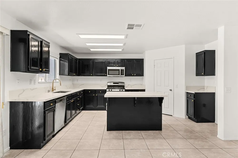 44713 Longfellow Avenue Temecula, CA 92592