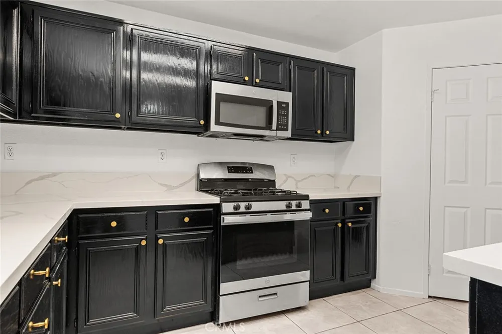 44713 Longfellow Avenue Temecula, CA 92592
