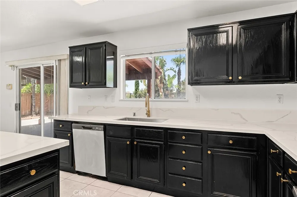 44713 Longfellow Avenue Temecula, CA 92592