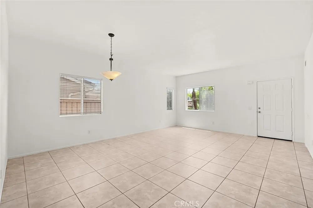 44713 Longfellow Avenue Temecula, CA 92592