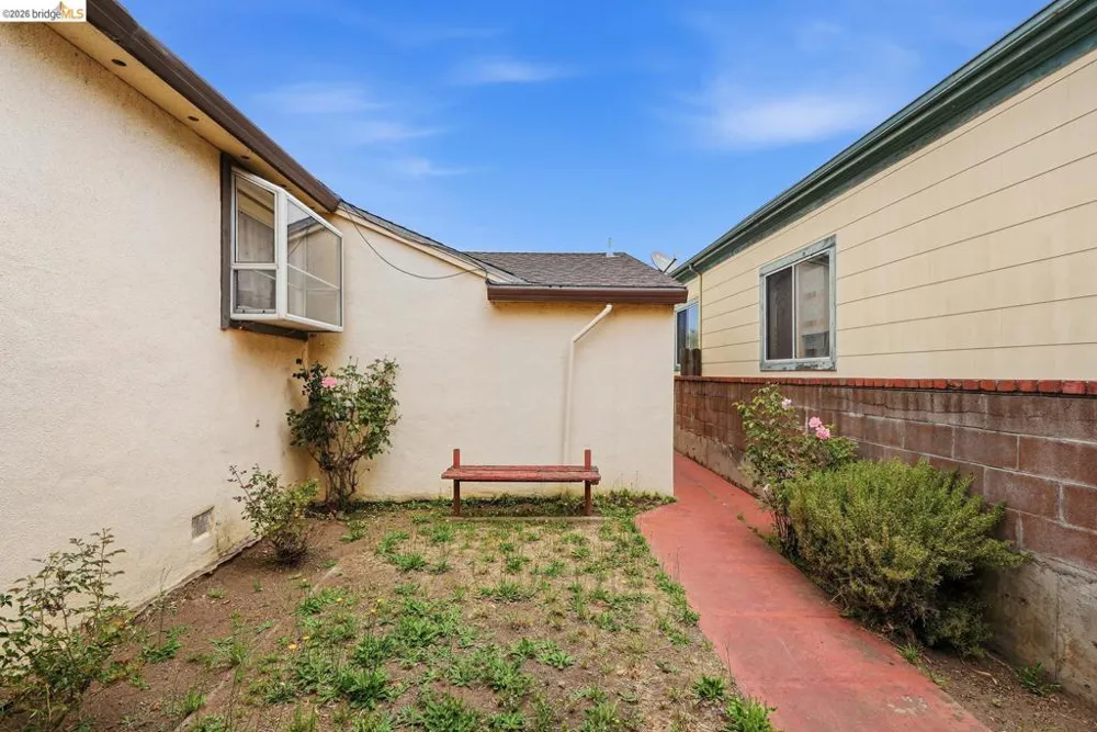 2364 Grant AVE Richmond, CA 94804