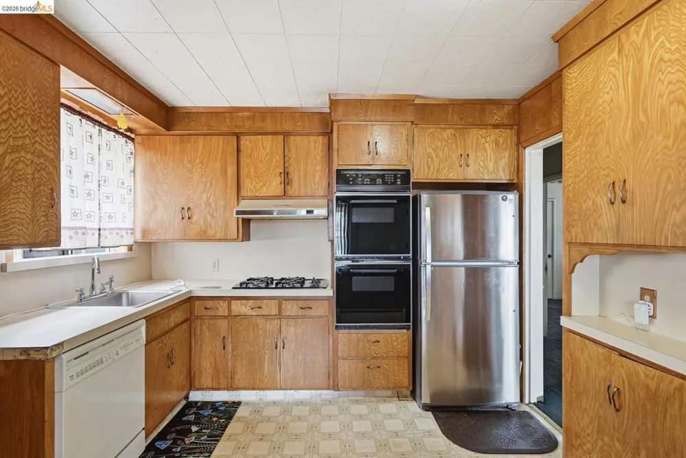 2364 Grant AVE Richmond, CA 94804