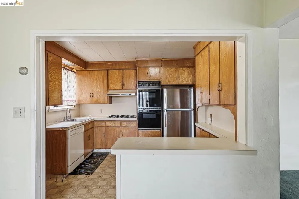 2364 Grant AVE Richmond, CA 94804