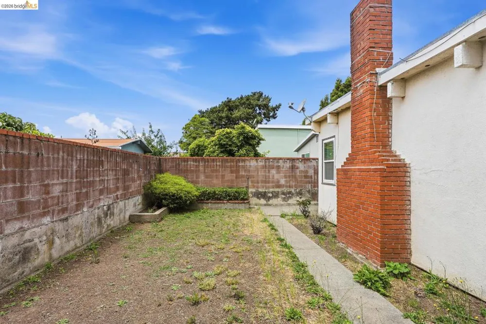 2364 Grant AVE Richmond, CA 94804