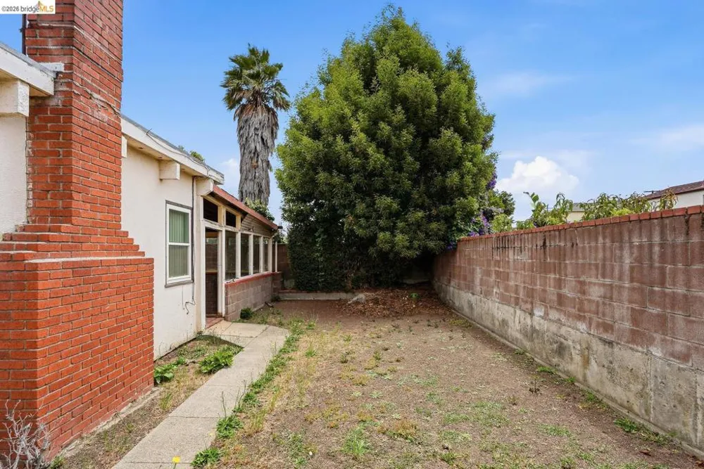 2364 Grant AVE Richmond, CA 94804