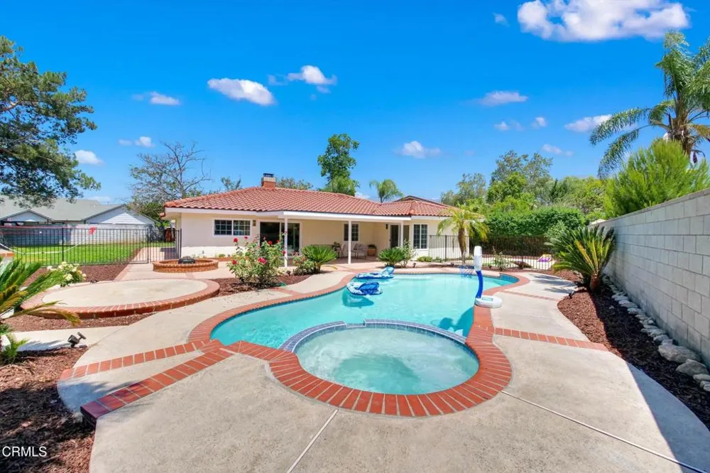 295 E Blue Mountain Way Claremont, CA 91711