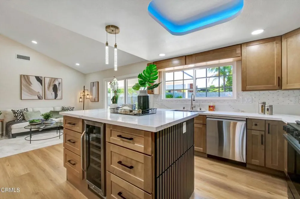 295 E Blue Mountain Way Claremont, CA 91711