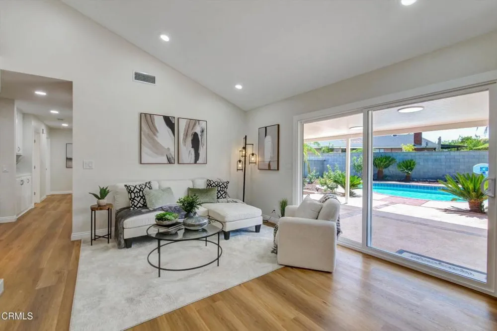 295 E Blue Mountain Way Claremont, CA 91711