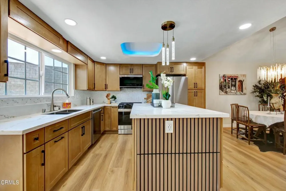 295 E Blue Mountain Way Claremont, CA 91711