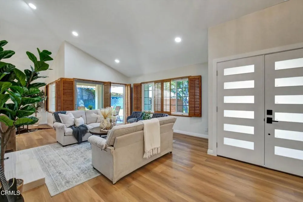 295 E Blue Mountain Way Claremont, CA 91711