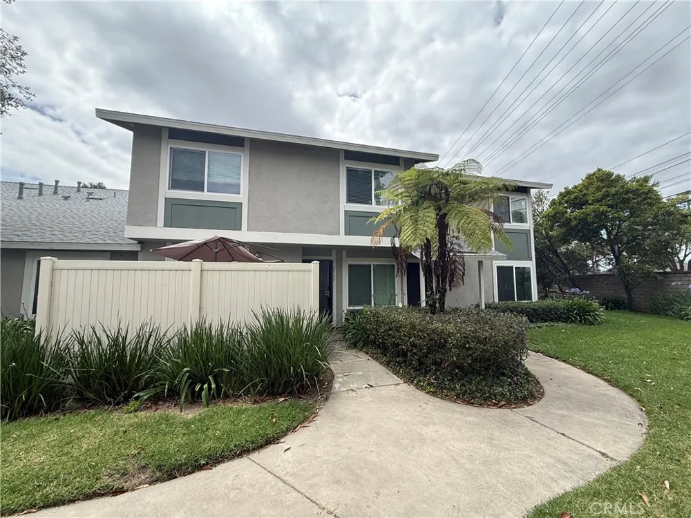 2713 W Northwood Santa Ana, CA 92704