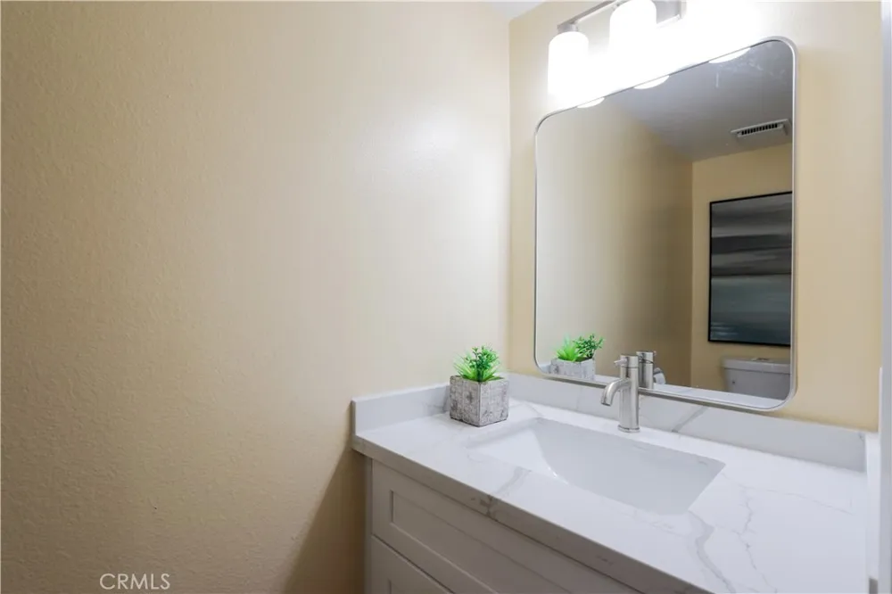 2713 W Northwood Santa Ana, CA 92704
