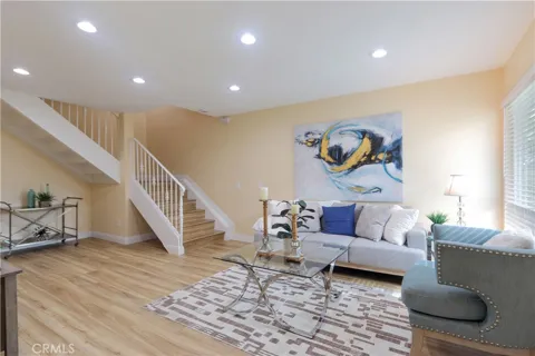 2713 W Northwood
