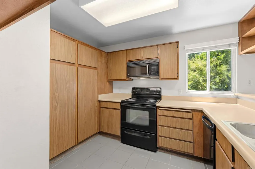 930 Via Mil Cumbres #161 Solana Beach, CA 92075