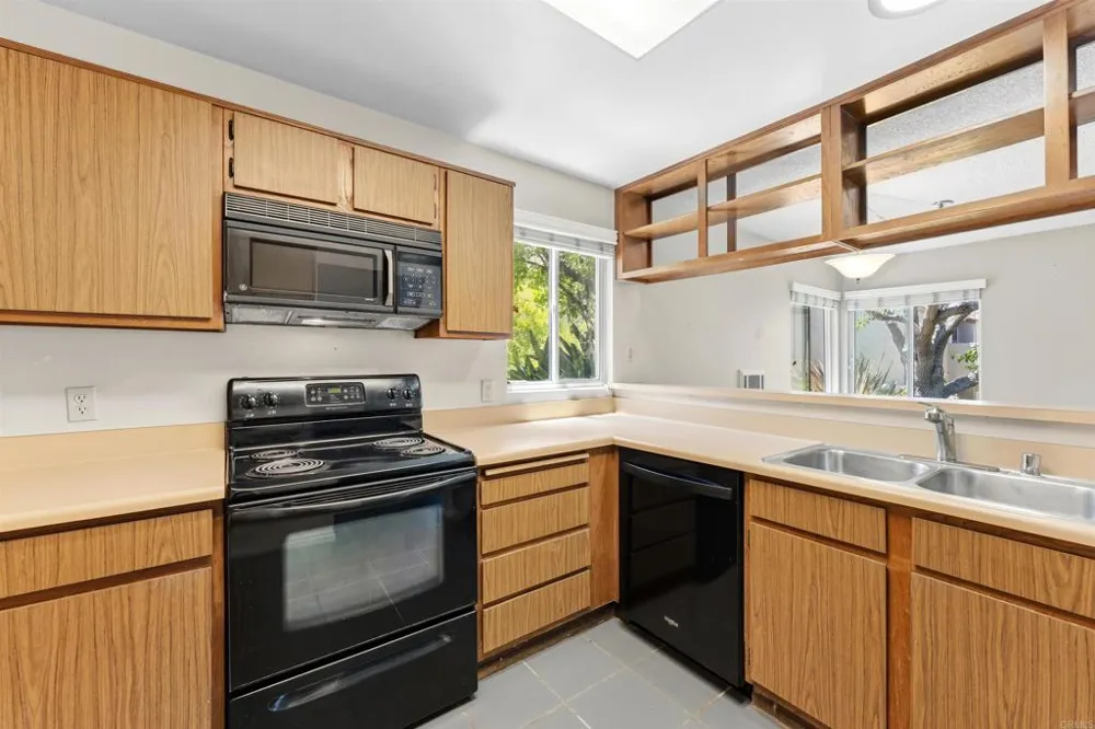 930 Via Mil Cumbres #161 Solana Beach, CA 92075