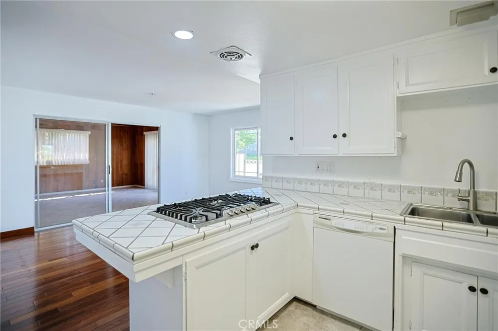 1328 W 214th Street Torrance, CA 90501