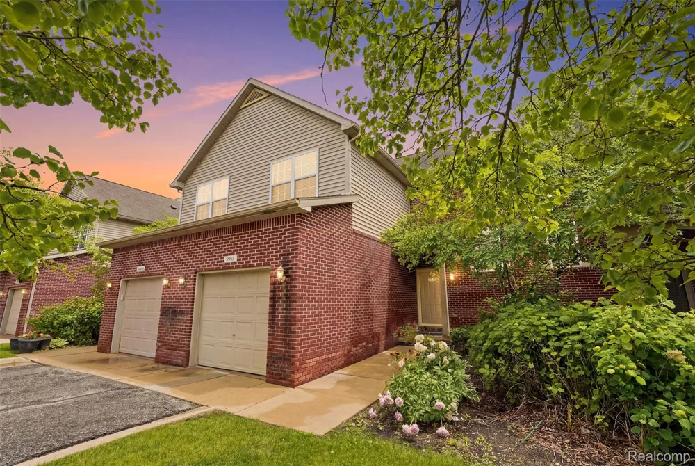 5953 High Point Court #29 Brighton Township, MI 48116