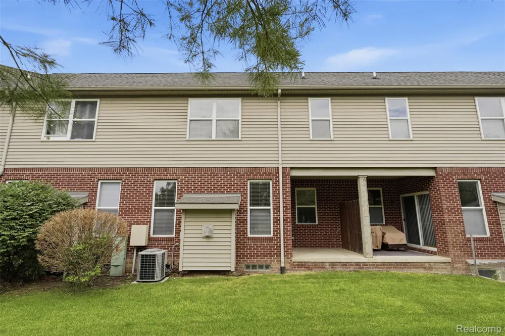5953 High Point Court #29 Brighton Township, MI 48116