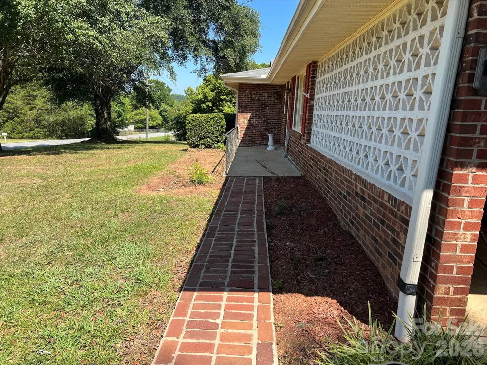 649 Pine Street Extension Forest City, NC 28043