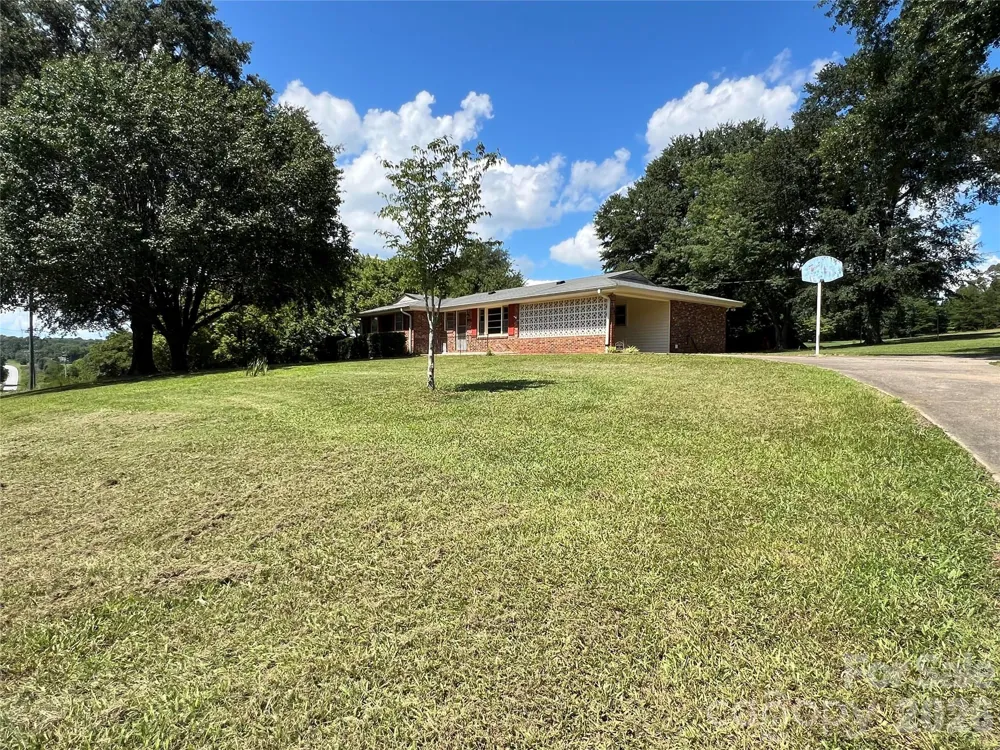 649 Pine Street Extension Forest City, NC 28043
