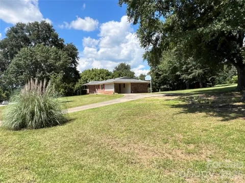 649 Pine Street Extension