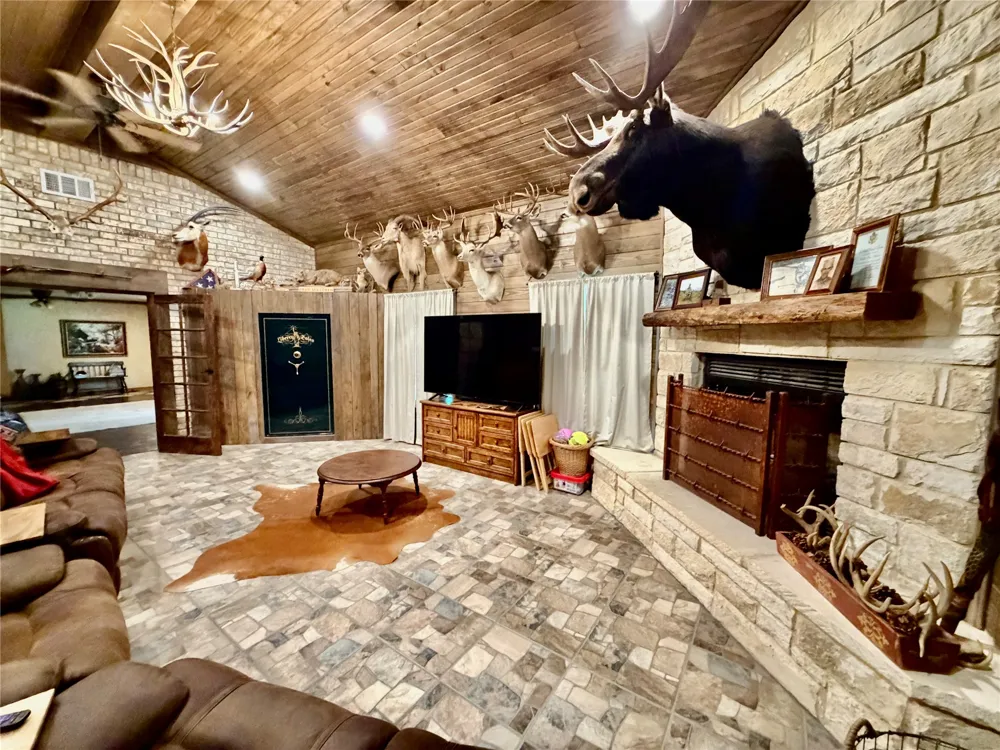 309 County Road 461 Eastland, TX 76448