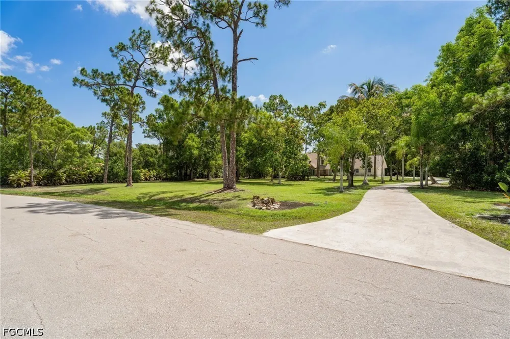 Briar Ridge Circle Fort Myers, FL 33912