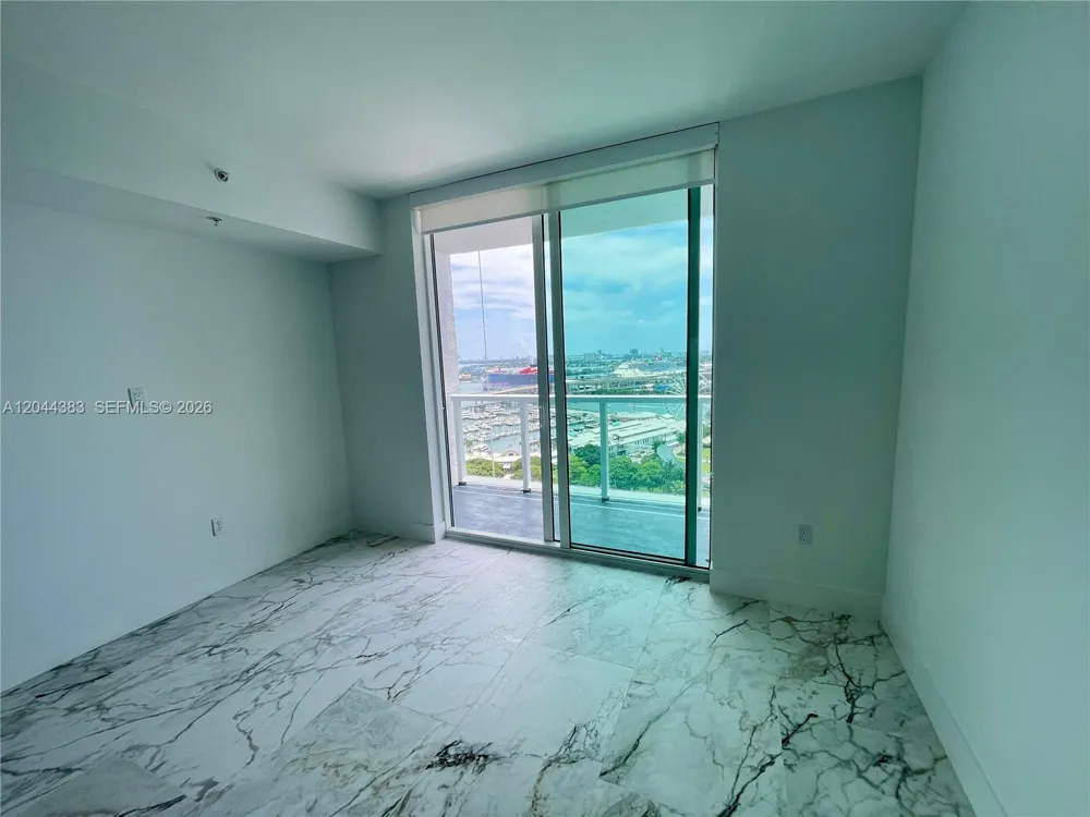 253 NE 2nd St #2409 Miami, FL 33132