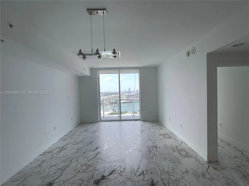 253 NE 2nd St #2409 Miami, FL 33132