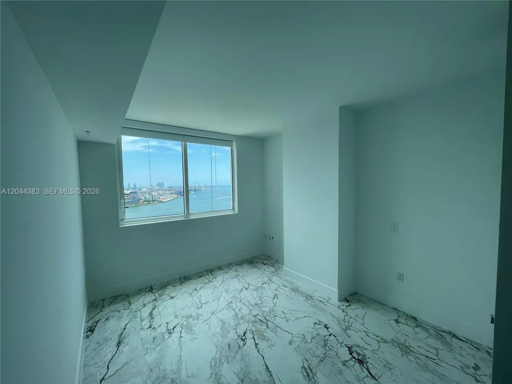 253 NE 2nd St #2409 Miami, FL 33132