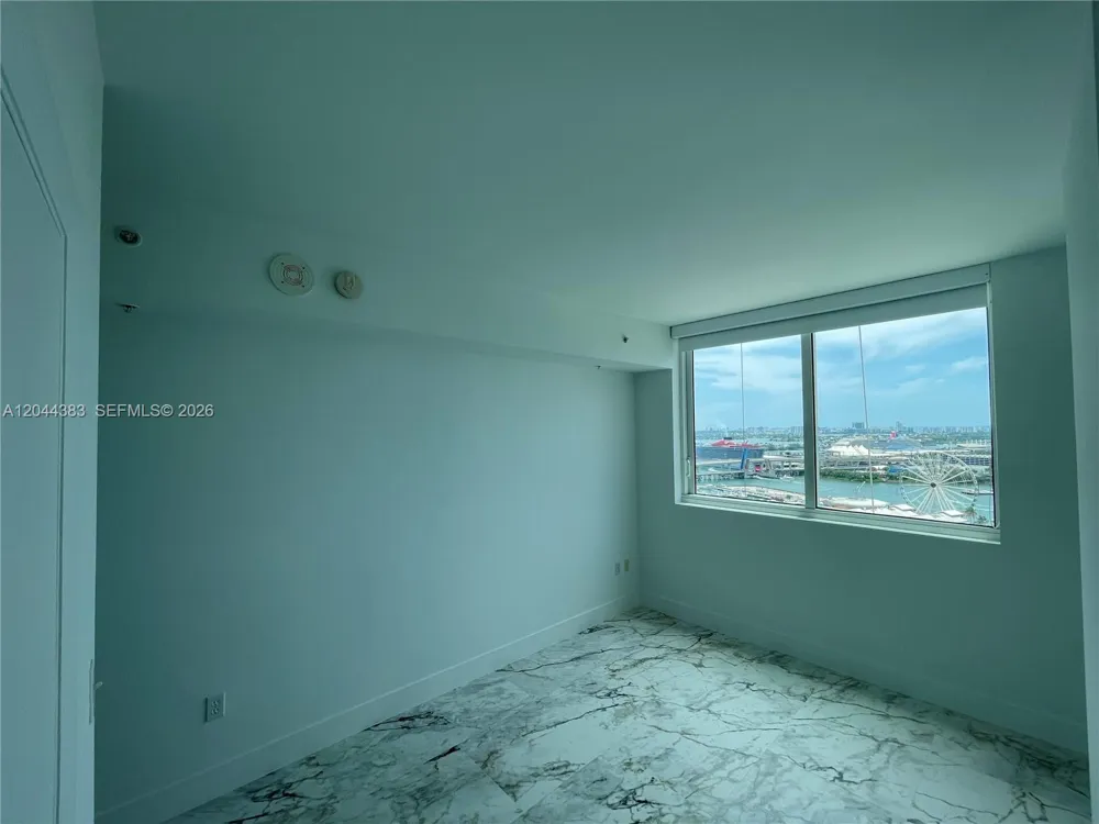 253 NE 2nd St #2409 Miami, FL 33132