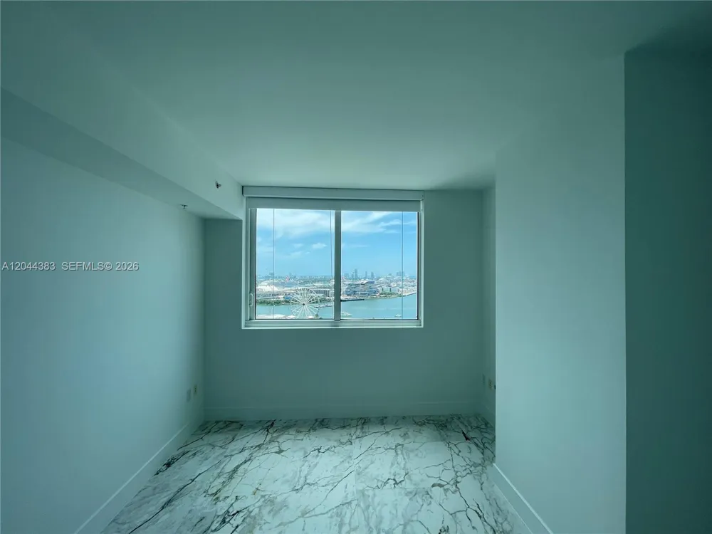 253 NE 2nd St #2409 Miami, FL 33132