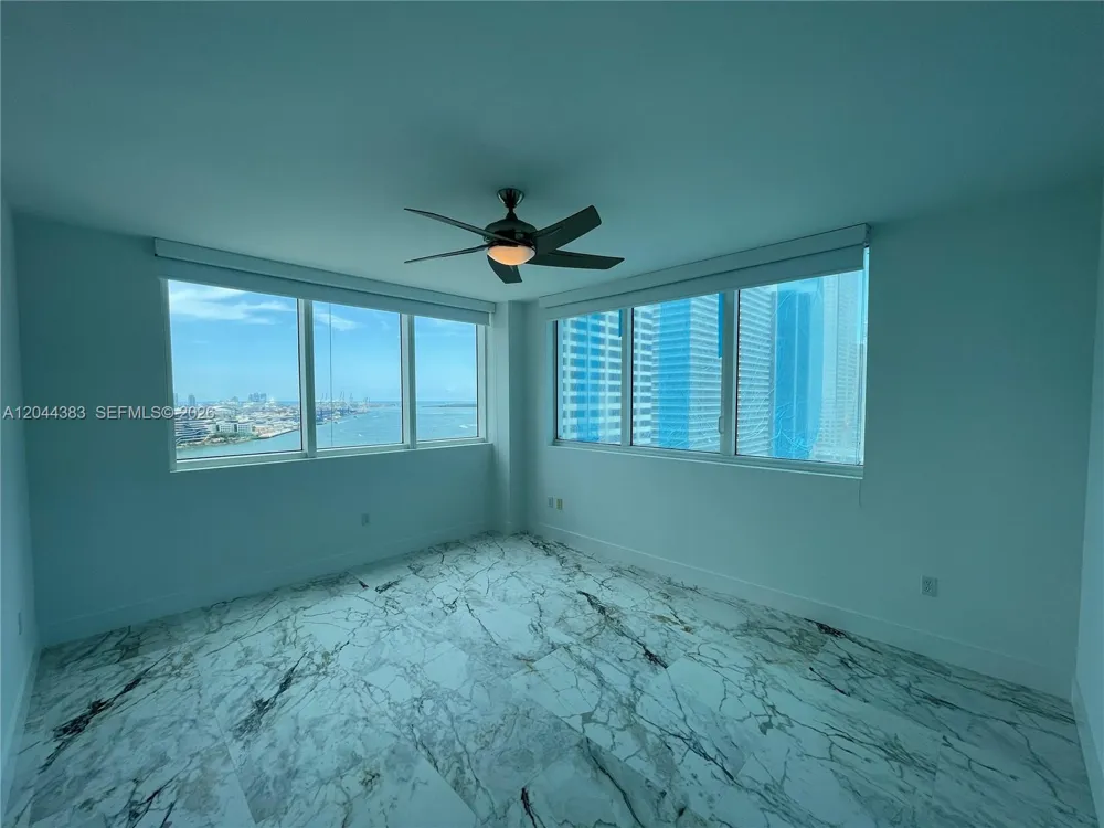 253 NE 2nd St #2409 Miami, FL 33132
