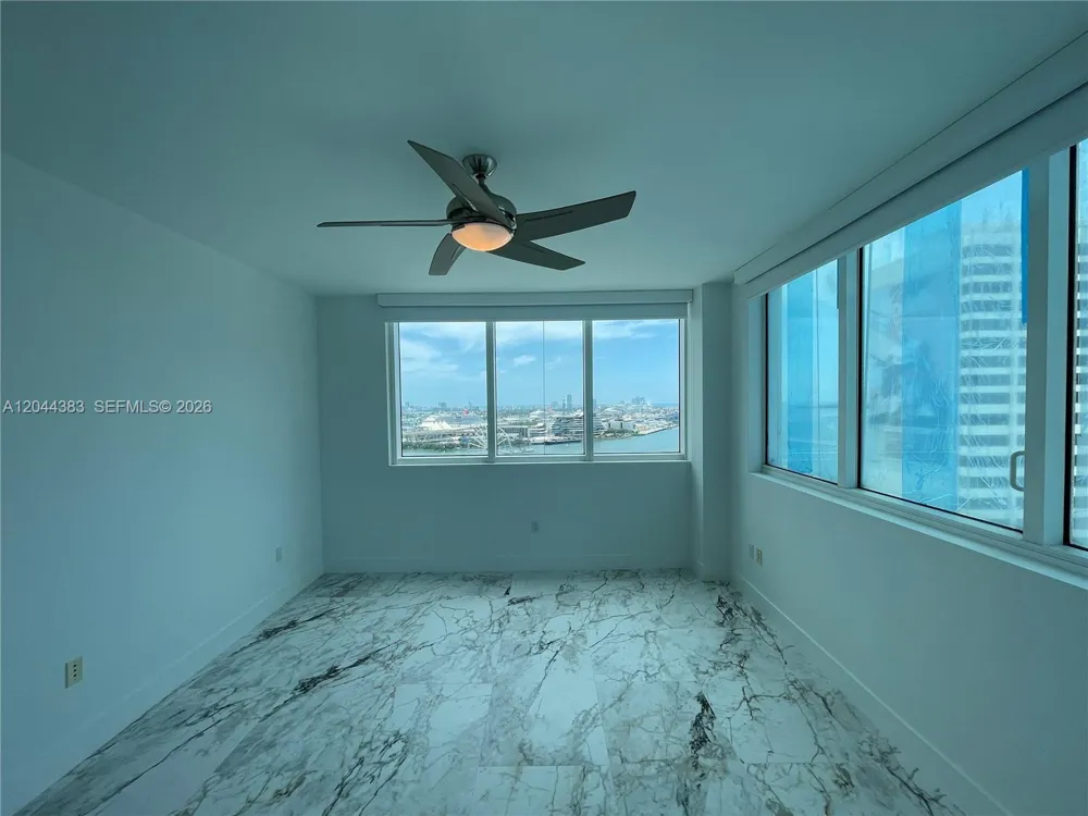 253 NE 2nd St #2409 Miami, FL 33132
