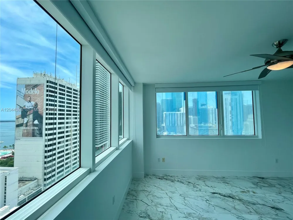 253 NE 2nd St #2409 Miami, FL 33132
