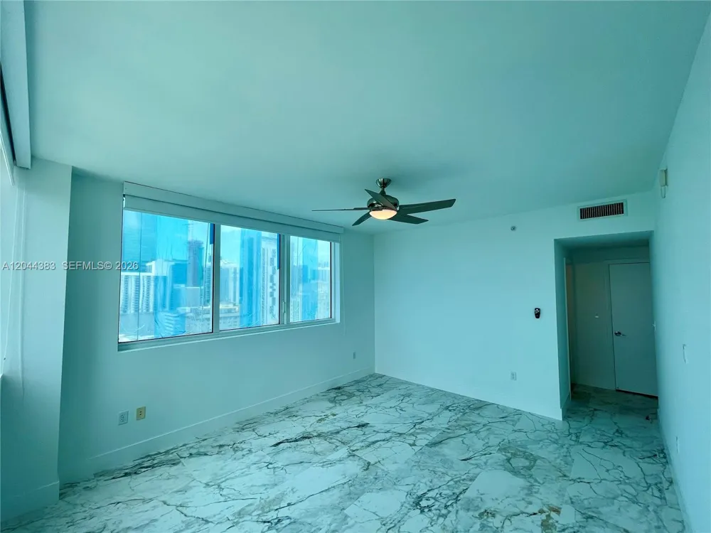 253 NE 2nd St #2409 Miami, FL 33132