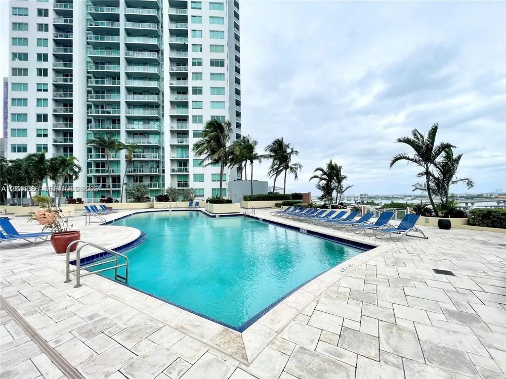 253 NE 2nd St #2409 Miami, FL 33132