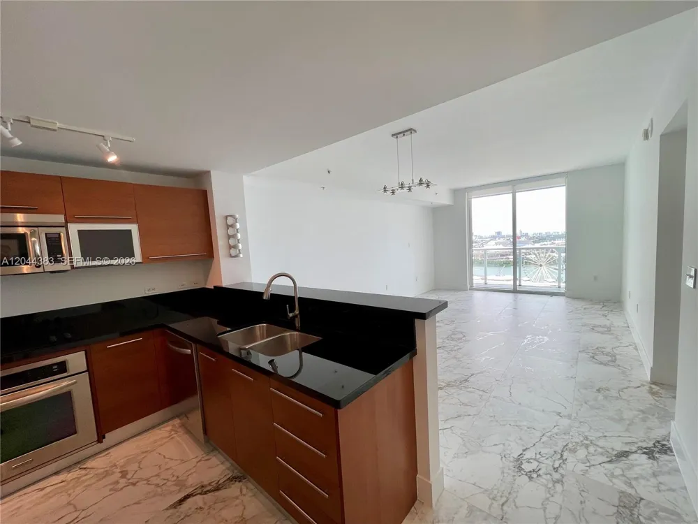 253 NE 2nd St #2409 Miami, FL 33132