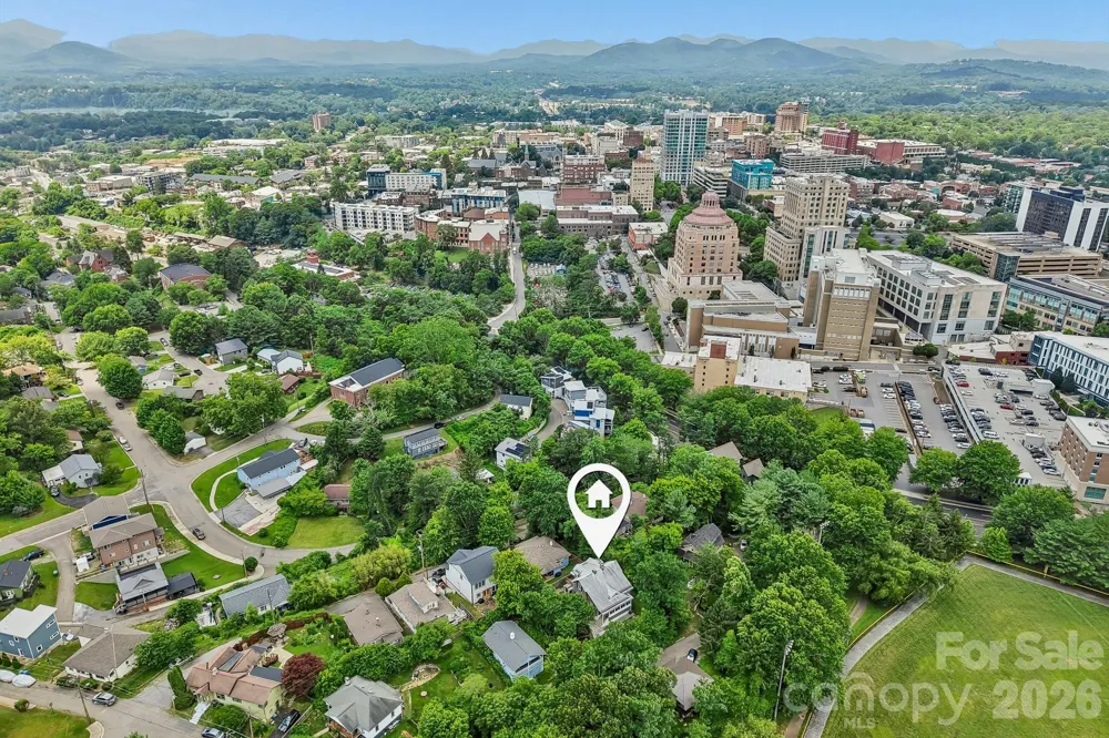 23 Tuskeegee Street Asheville, NC 28801