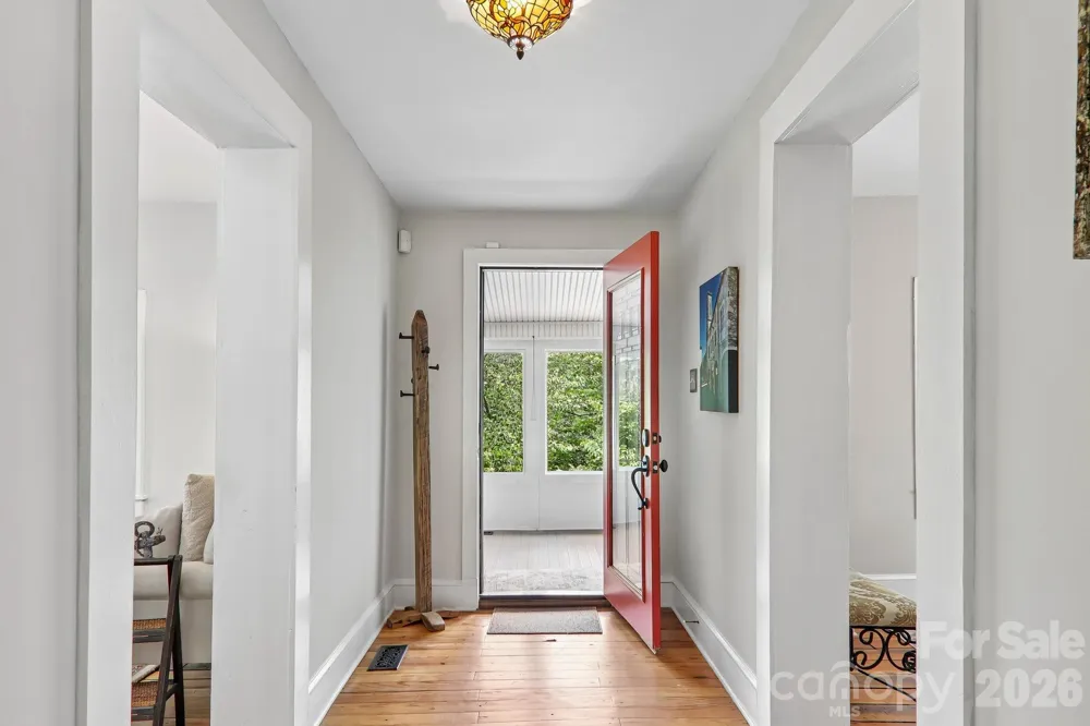 23 Tuskeegee Street Asheville, NC 28801