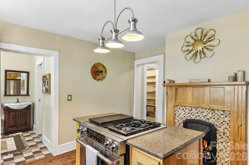 23 Tuskeegee Street Asheville, NC 28801