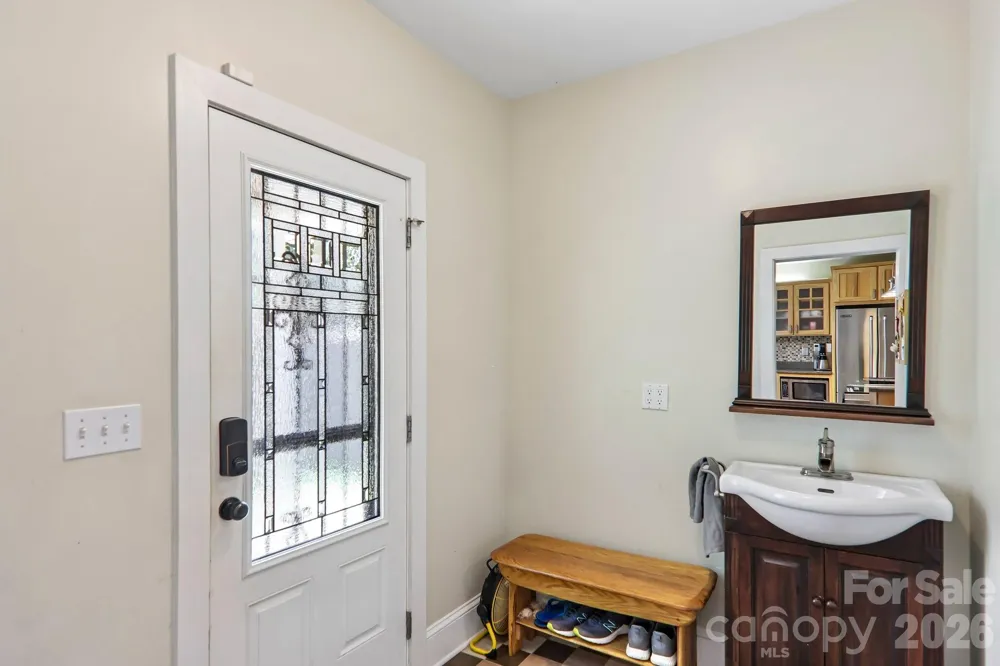 23 Tuskeegee Street Asheville, NC 28801