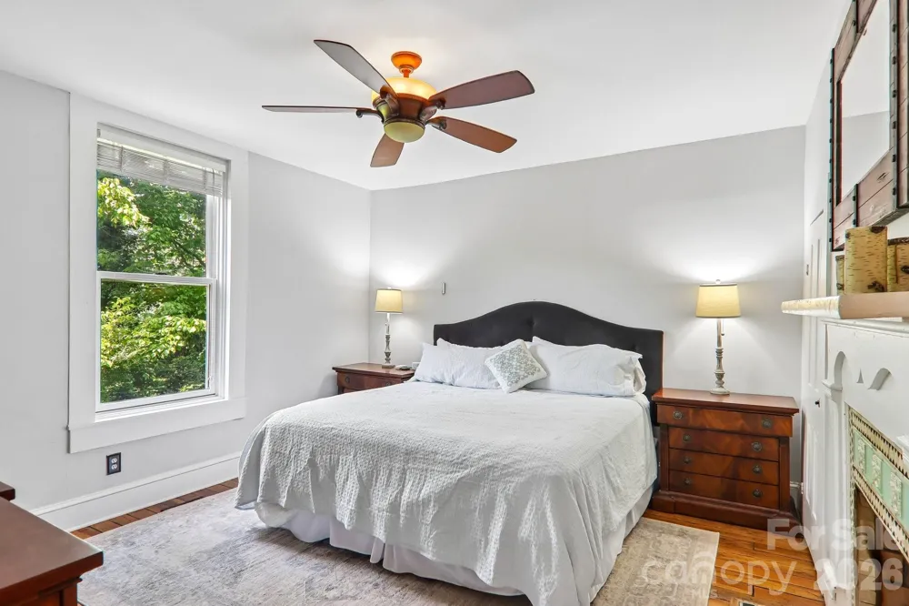 23 Tuskeegee Street Asheville, NC 28801