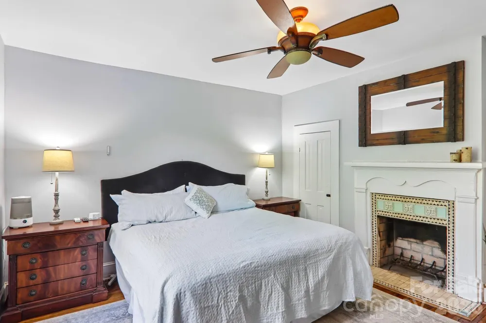 23 Tuskeegee Street Asheville, NC 28801