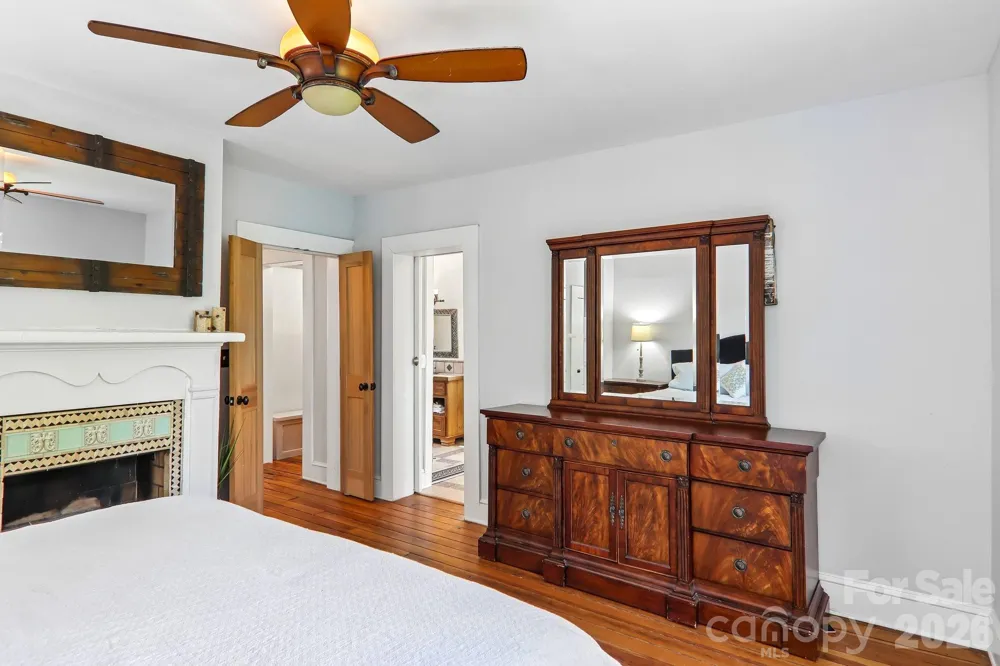 23 Tuskeegee Street Asheville, NC 28801