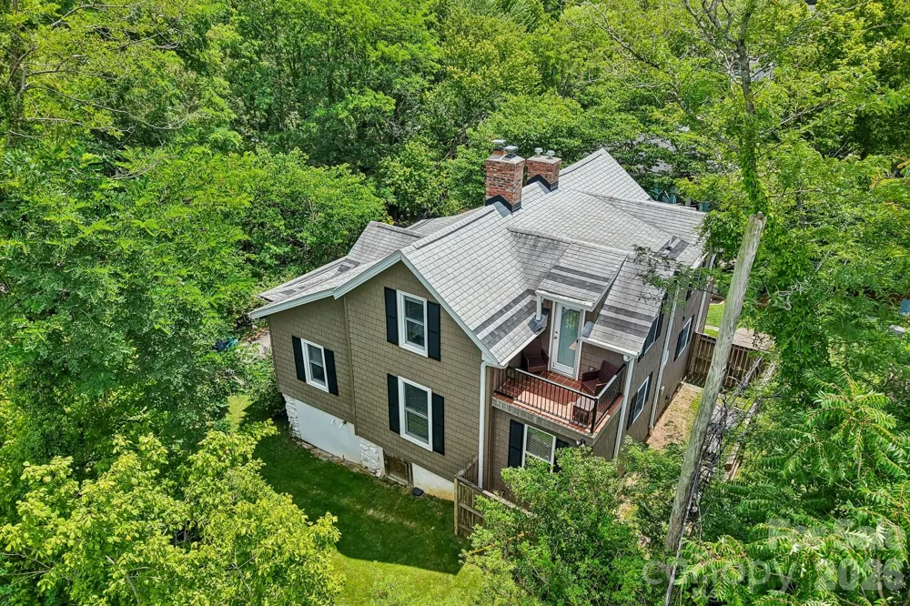 23 Tuskeegee Street Asheville, NC 28801