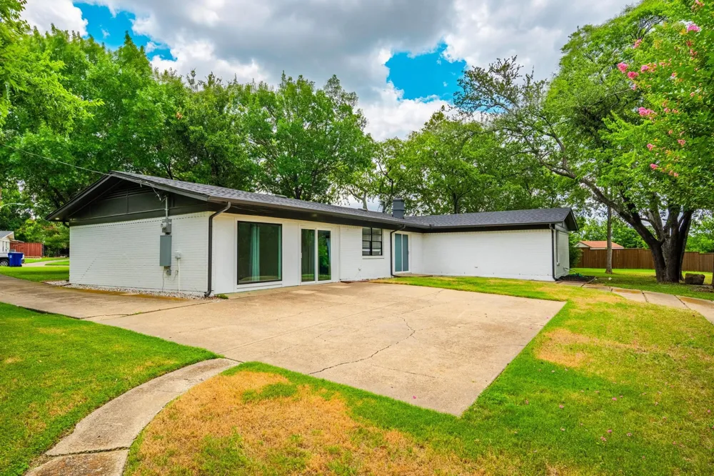 12607 Gaslite Circle Farmers Branch, TX 75234