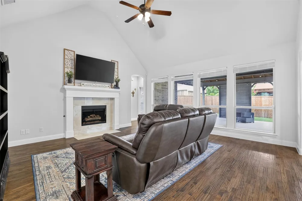 3717 Wildridge Boulevard Oak Point, TX 75068